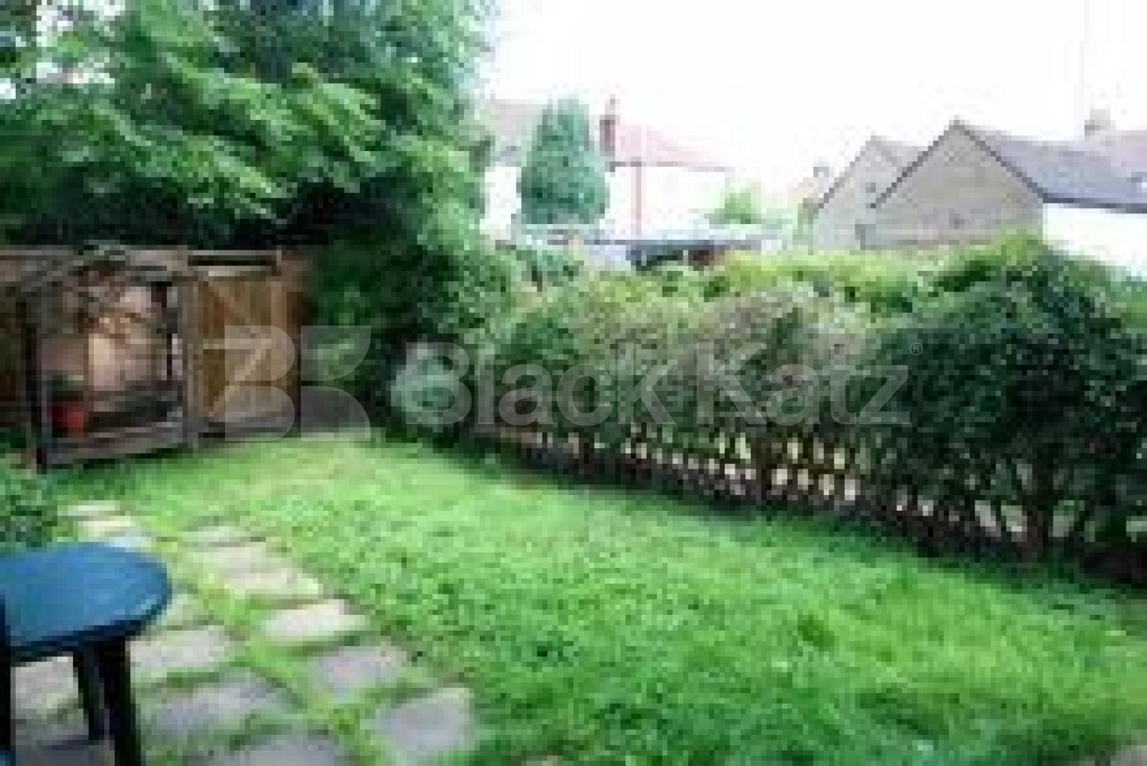 			NEW INSTRUCTION!, 4 Bedroom, 1 bath, 1 reception Maisonette			 Maryland Road, WOOD GREEN